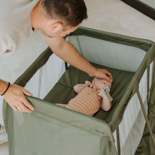 aeromoov-instant-travel-cot-aeromoov-456190_F Lit de voyage Instant Green Moss